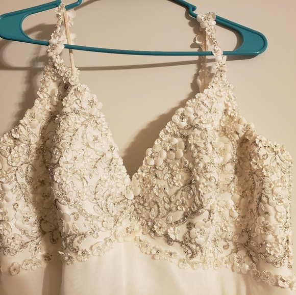 Wedding Dress - Picture 2 of 8